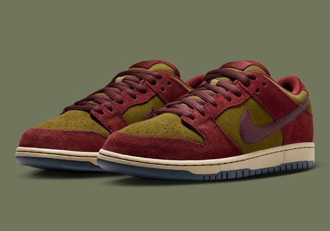 Nike SB Dunk Low Dark Team Red